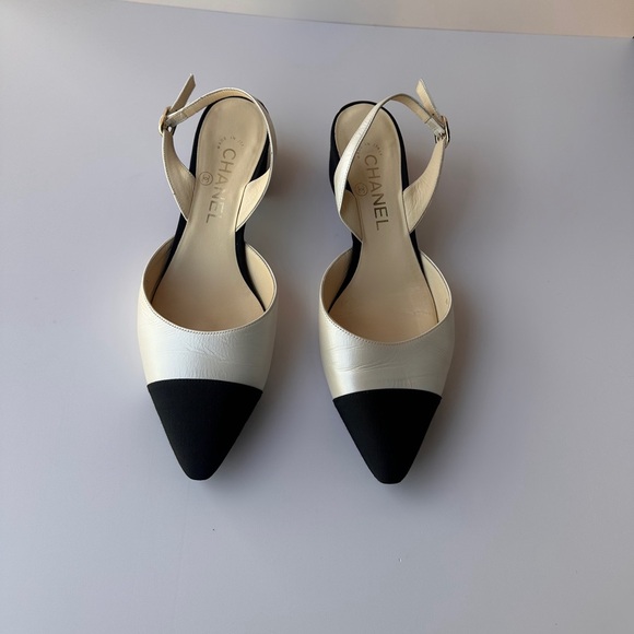 CHANEL metallic Slingback heel. Perfect condition. - Picture 3 of 16